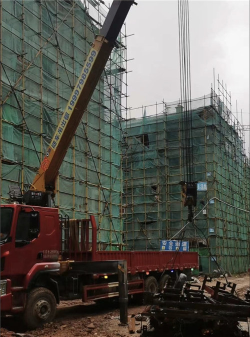让胡路区“慢工细活”—— 吊车的 “微动控制” 技术